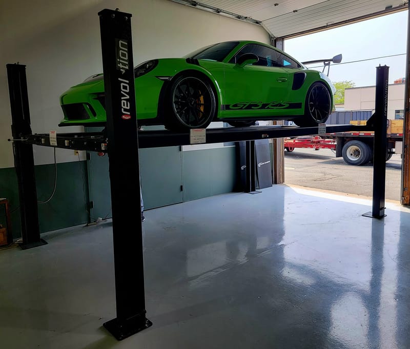 4 Post Service Lifts